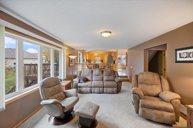 636 Ridgewood Lane, Delano, MN 55328