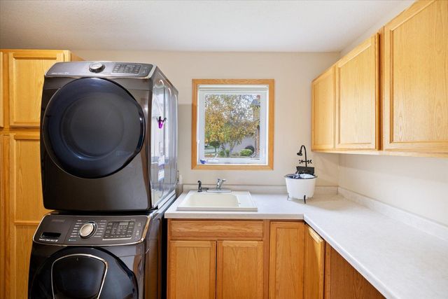 636 Ridgewood Lane, Delano, MN 55328