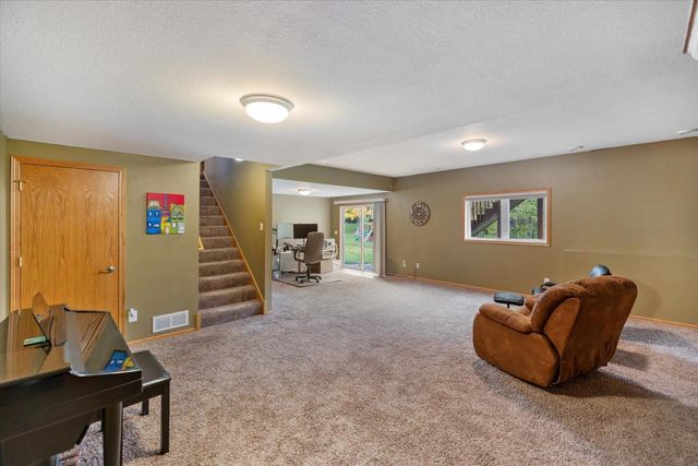 636 Ridgewood Lane, Delano, MN 55328