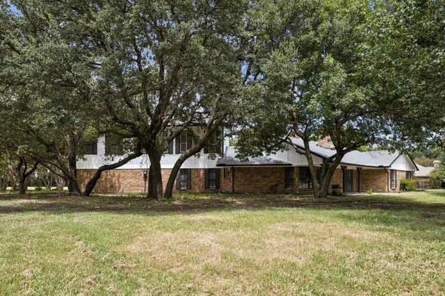 10 Chisholm Trail, Lucas, TX 75002