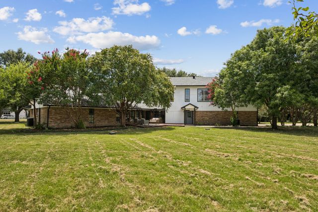 10 Chisholm Trail, Lucas, TX 75002