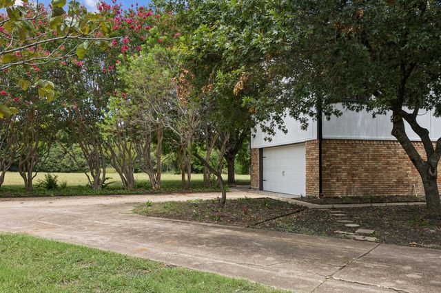10 Chisholm Trail, Lucas, TX 75002