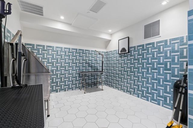 2425 Peachtree Road NE 607, Atlanta, GA 30305