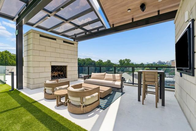2425 Peachtree Road NE 607, Atlanta, GA 30305