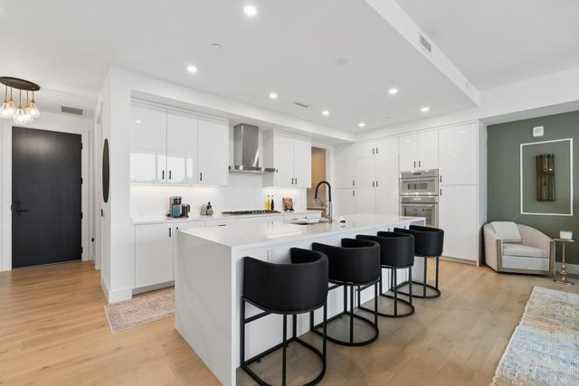 2425 Peachtree Road NE 607, Atlanta, GA 30305