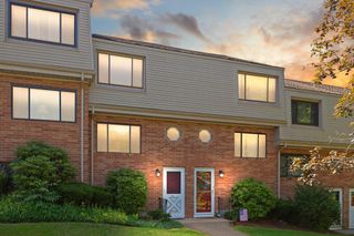 246 Farrwood Dr 246, Haverhill, MA 01835