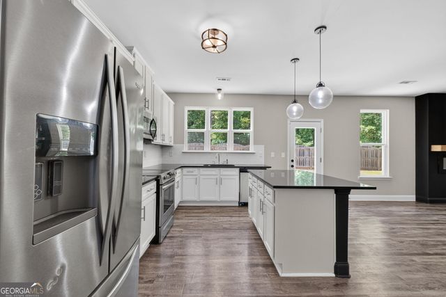 236 Sophie Circle, Locust Grove, GA 30248