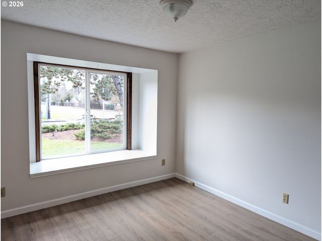 2008 Ne 155TH St, Vancouver, WA 98686