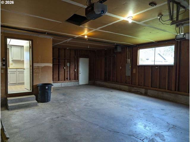 2008 Ne 155TH St, Vancouver, WA 98686