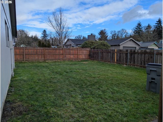 2008 Ne 155TH St, Vancouver, WA 98686