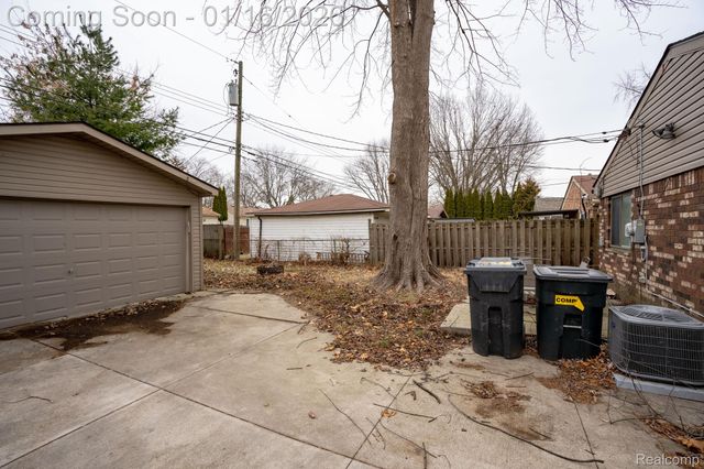 39435 Prentiss Street, Harrison Charter Township, MI 48045