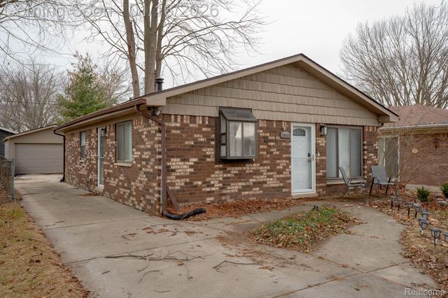 39435 Prentiss Street, Harrison Charter Township, MI 48045