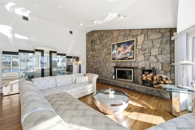 3094 Riverside Drive, Wantagh, NY 11793