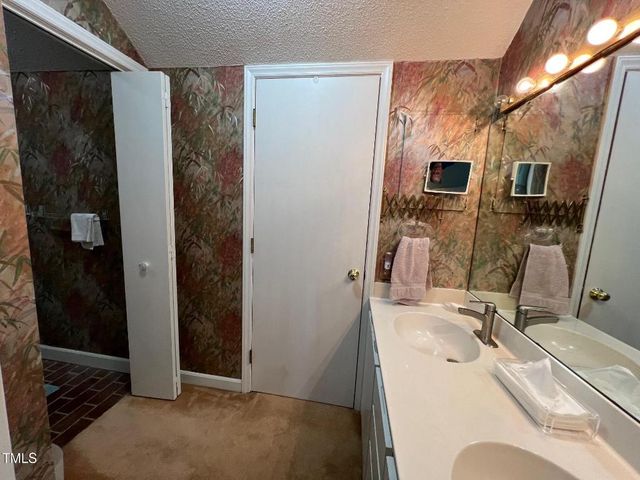 106 Orchard Road, Henderson, NC 27536