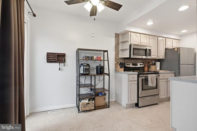 6 FLEMING ST, Newark, DE 19713