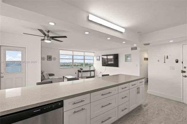 1301 NE Miami Gardens Dr 1226W, Miami, FL 33179