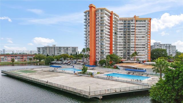 1301 NE Miami Gardens Dr 1226W, Miami, FL 33179