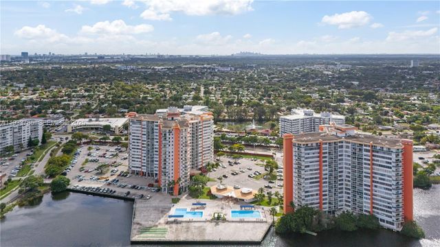 1301 NE Miami Gardens Dr 1226W, Miami, FL 33179