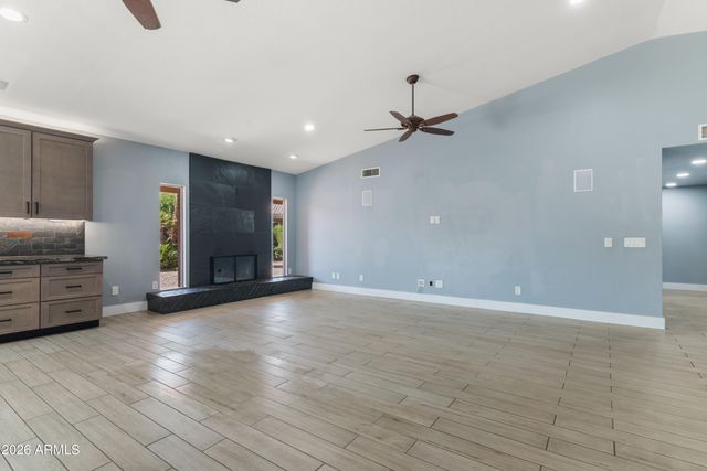12332 N 71ST Lane, Peoria, AZ 85381