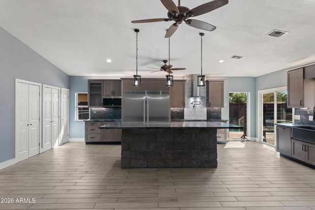 12332 N 71ST Lane, Peoria, AZ 85381