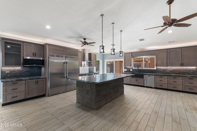 12332 N 71ST Lane, Peoria, AZ 85381