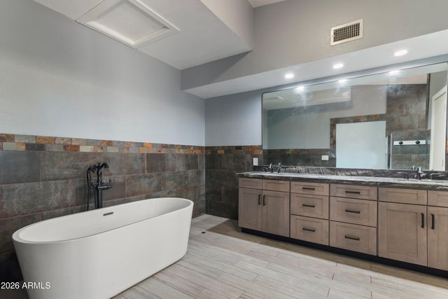 12332 N 71ST Lane, Peoria, AZ 85381