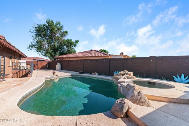12332 N 71ST Lane, Peoria, AZ 85381