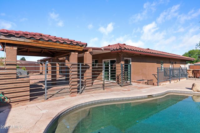 12332 N 71ST Lane, Peoria, AZ 85381