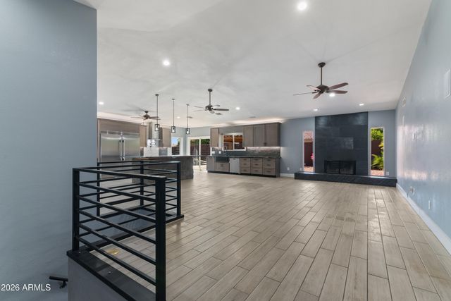 12332 N 71ST Lane, Peoria, AZ 85381