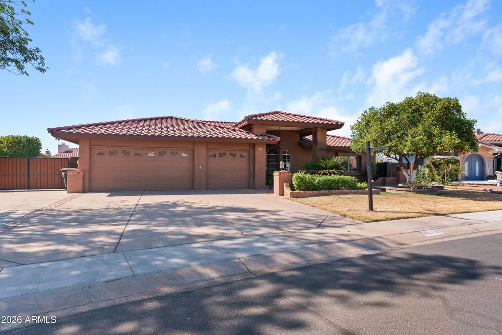 12332 N 71ST Lane, Peoria, AZ 85381