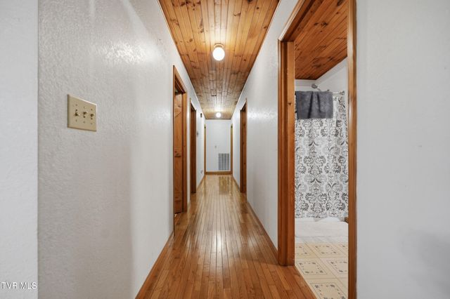 3081 Ervintown Road, Castlewood, VA 24224