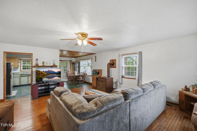 3081 Ervintown Road, Castlewood, VA 24224