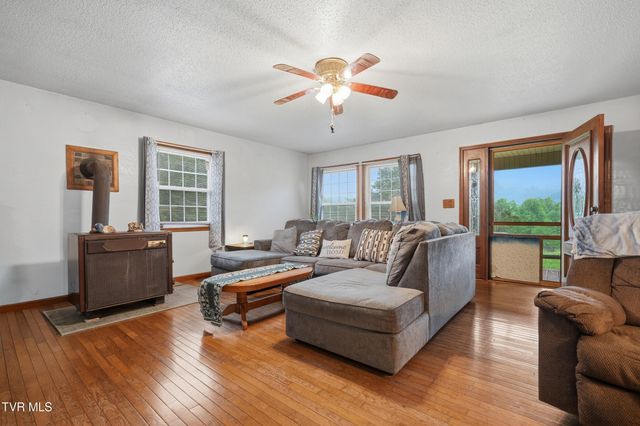 3081 Ervintown Road, Castlewood, VA 24224