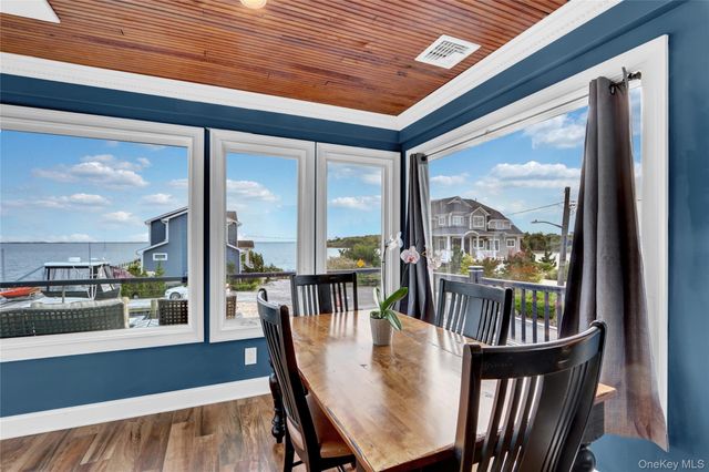 998 Pacific Street, Lindenhurst, NY 11757