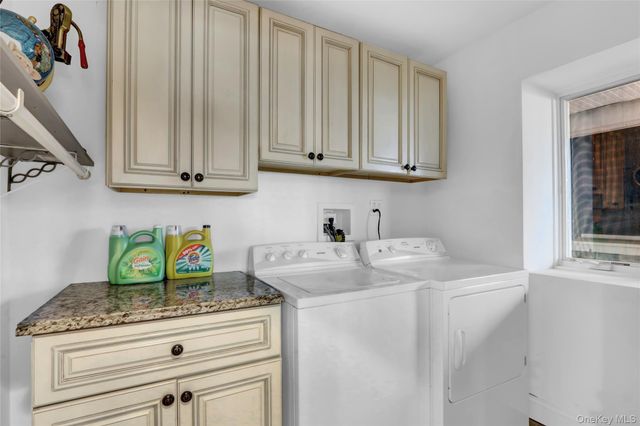 998 Pacific Street, Lindenhurst, NY 11757