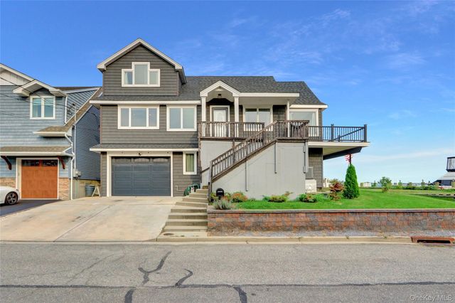 998 Pacific Street, Lindenhurst, NY 11757
