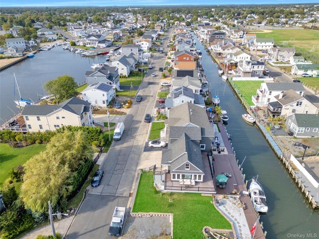 998 Pacific Street, Lindenhurst, NY 11757