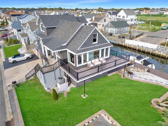 998 Pacific Street, Lindenhurst, NY 11757