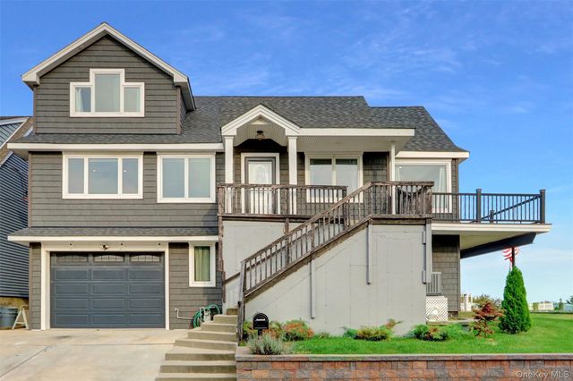 998 Pacific Street, Lindenhurst, NY 11757
