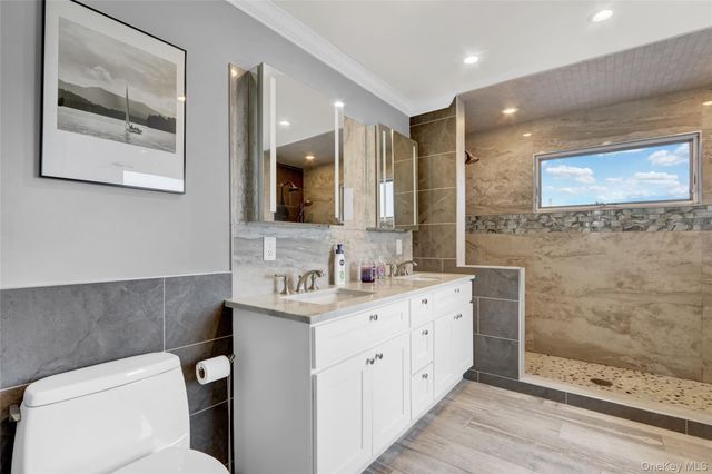 998 Pacific Street, Lindenhurst, NY 11757