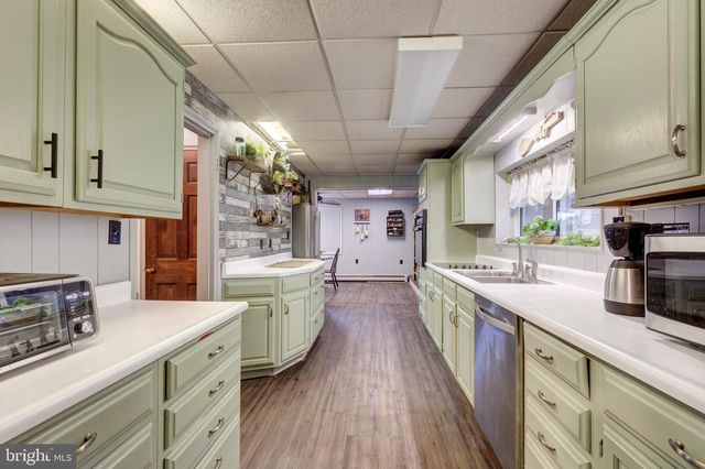 229 E HIGH ST, New Oxford, PA 17350