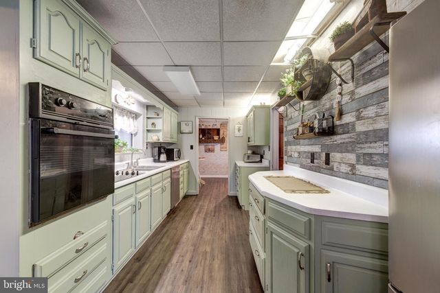 229 E HIGH ST, New Oxford, PA 17350