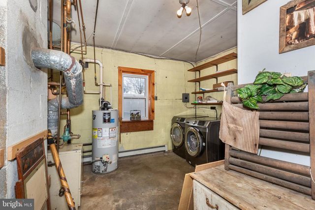 229 E HIGH ST, New Oxford, PA 17350