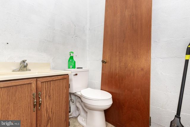 229 E HIGH ST, New Oxford, PA 17350