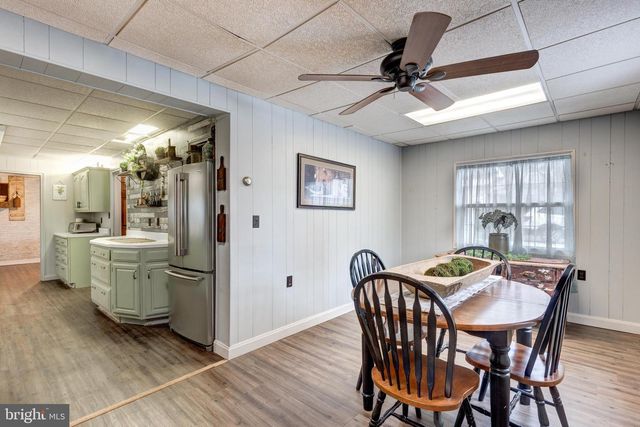 229 E HIGH ST, New Oxford, PA 17350