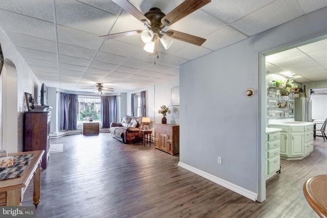 229 E HIGH ST, New Oxford, PA 17350