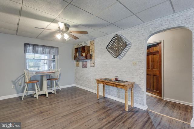 229 E HIGH ST, New Oxford, PA 17350