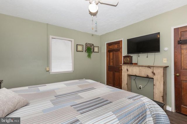 229 E HIGH ST, New Oxford, PA 17350