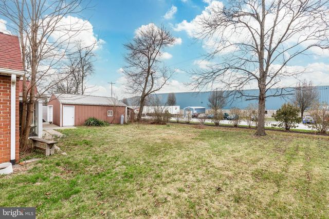 229 E HIGH ST, New Oxford, PA 17350