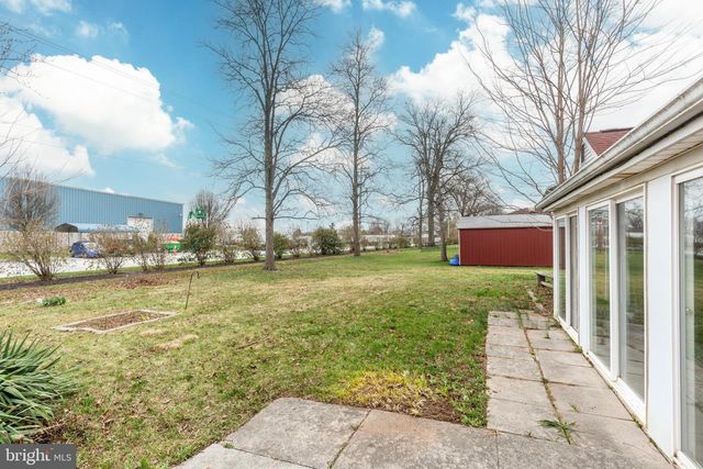 229 E HIGH ST, New Oxford, PA 17350